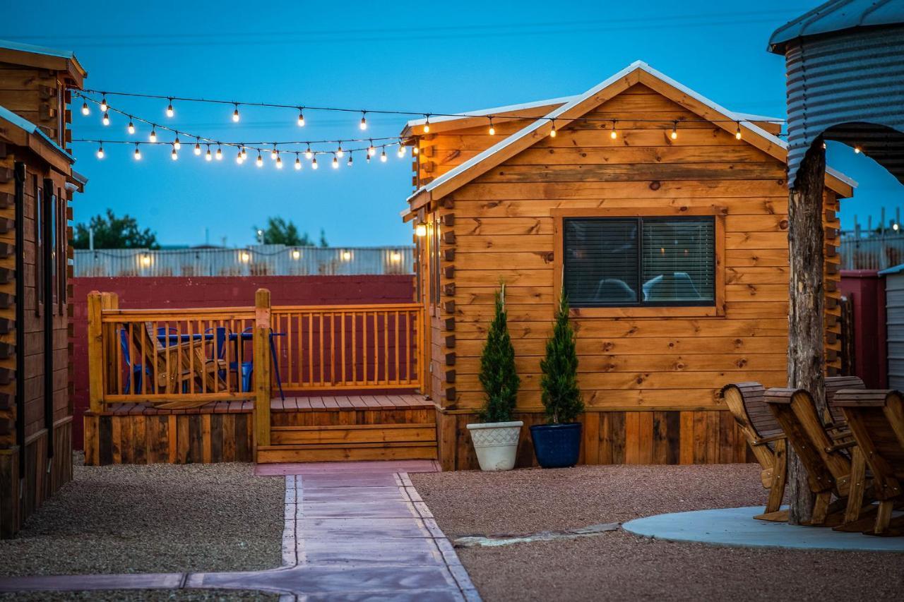 The Big Texan - Cabins And Wagons Amarillo Exterior foto